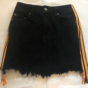 NEVER WORN LF Carmar denim black skirt side zip